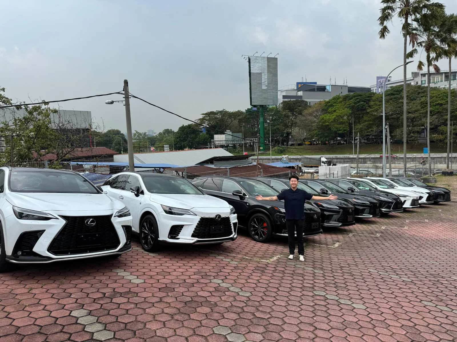 Large selection of recon cars available for customer enquiries
